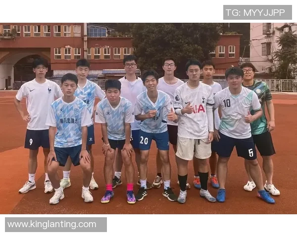南京足球队荣登足球意识排行榜第十位展现出色团队实力与潜力