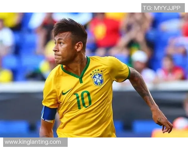 足球明星风采尽显瞬间捕捉让我们一起感受绿茵场上的激情与荣耀 足球明星风采尽显瞬间捕捉让我们一起感受绿茵场上的激情与荣耀